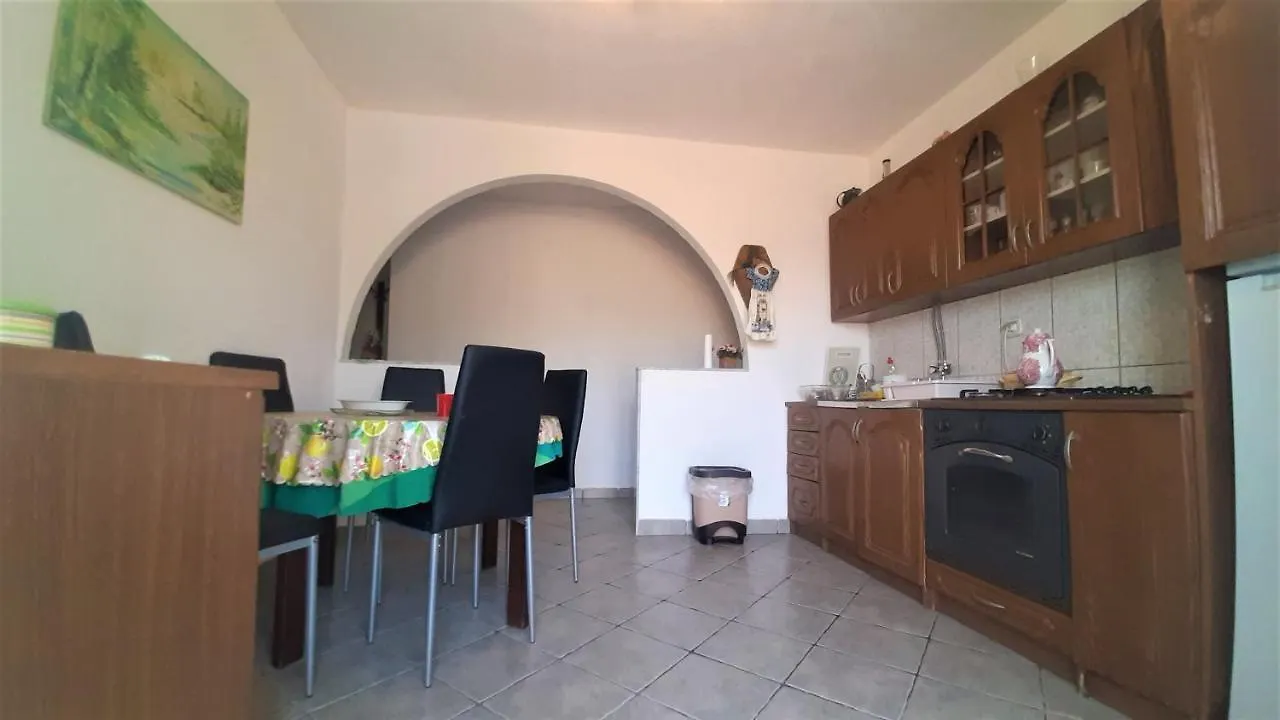 Apartments And Rooms Close To The Sea Povile