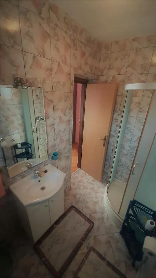Apartments And Rooms Close To The Sea Povile